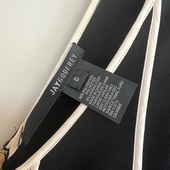 Jay Godfrey Black Sleeveless Cocktail Party Dress with White Piping Stripes, 6 - Picture 4 of 6